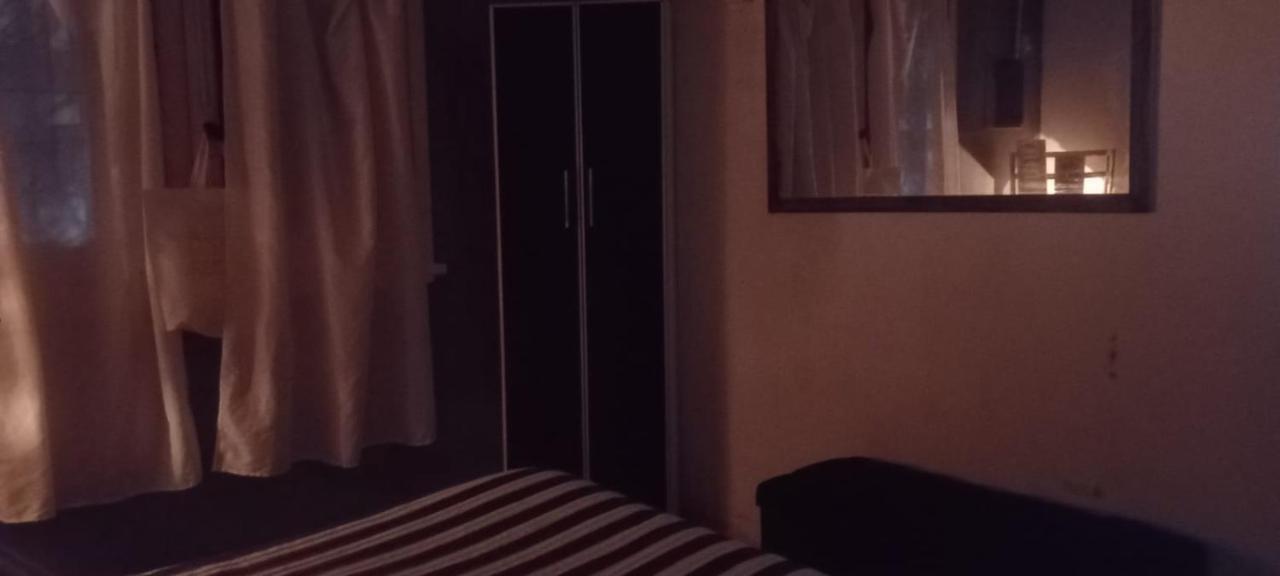 Ferienwohnung La Familia,A 5 Minutos Del Aeropuerto Ezeiza Exterior foto
